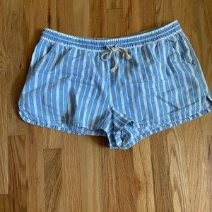 AE pinstripe shorts - XL